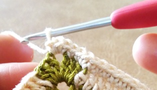 角に細編み3目編んだ画像