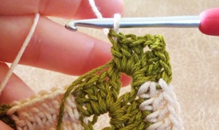 5段目角の編み方画像