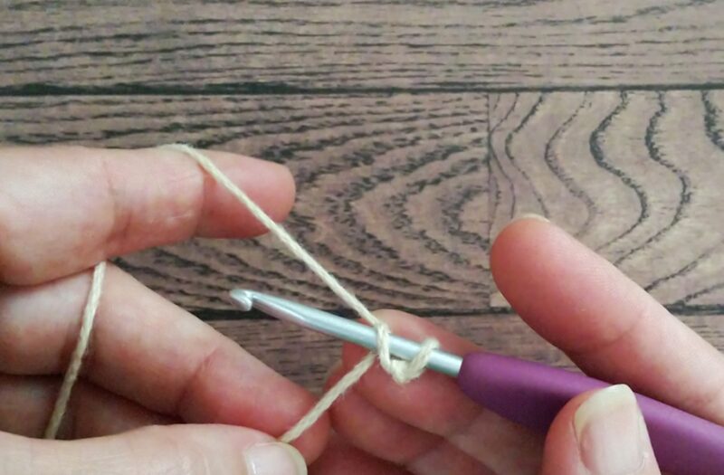 糸を手前から向こうへかけた画像